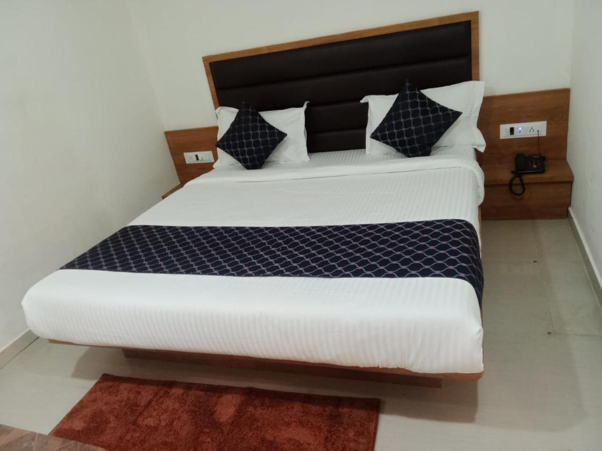 Hotel Rk Villa Vadodara Luaran gambar