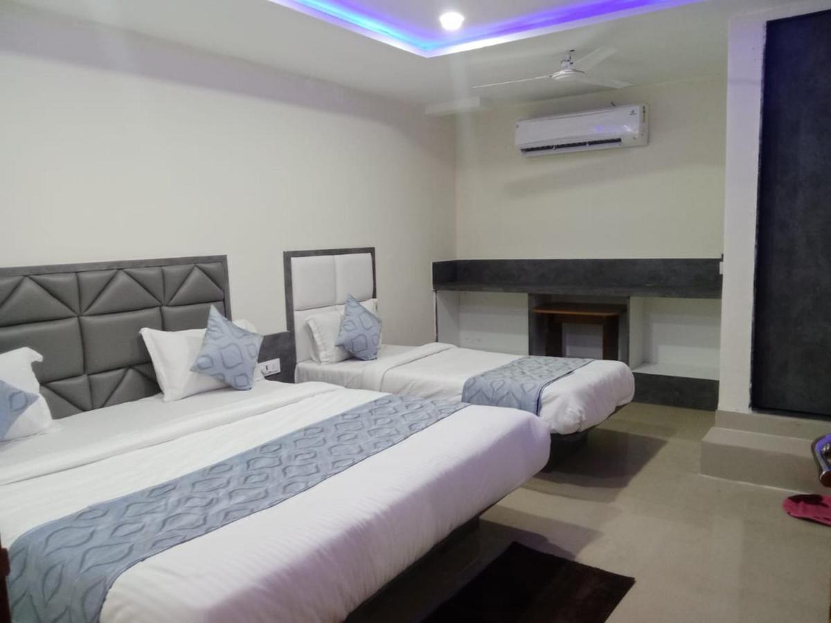 Hotel Rk Villa Vadodara Luaran gambar