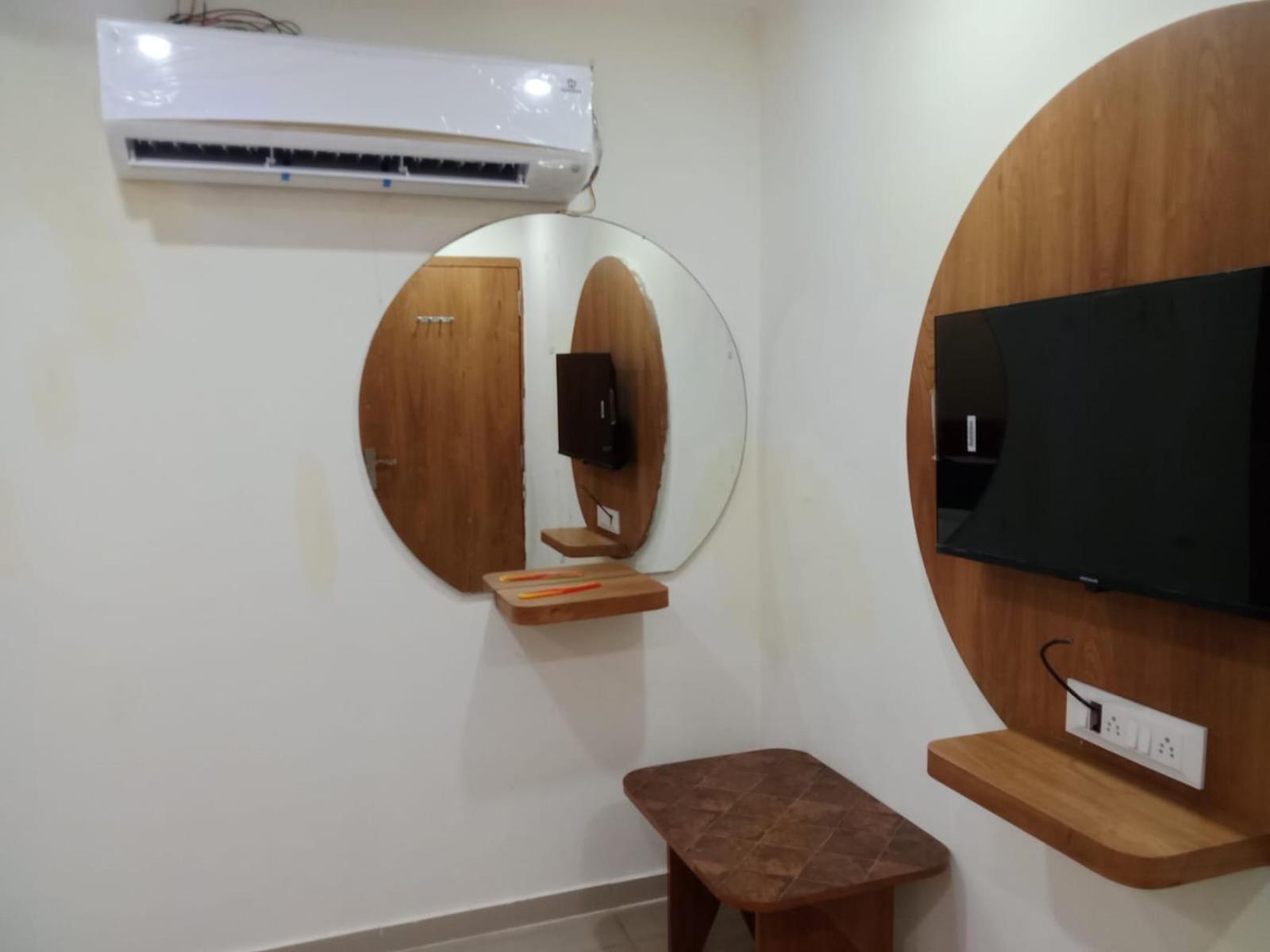 Hotel Rk Villa Vadodara Luaran gambar