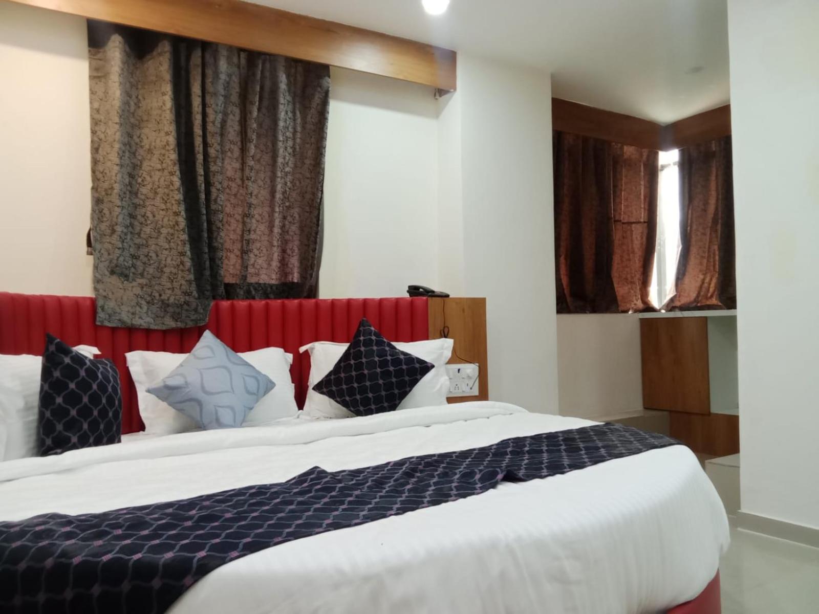 Hotel Rk Villa Vadodara Luaran gambar