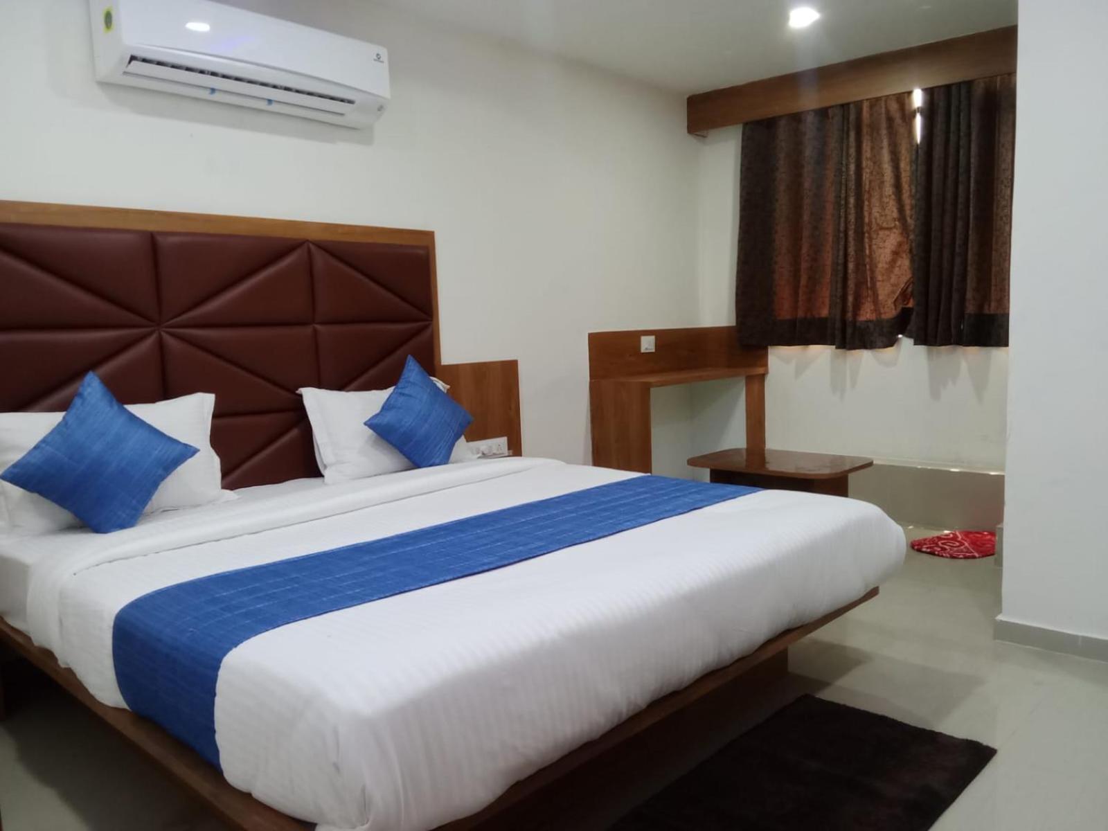 Hotel Rk Villa Vadodara Luaran gambar