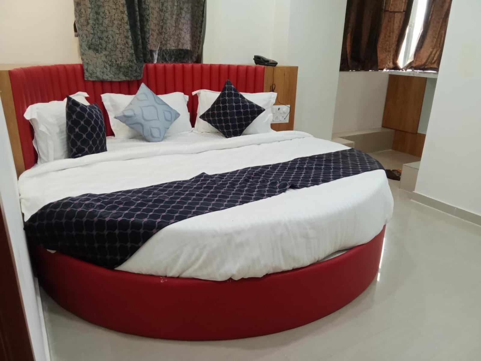 Hotel Rk Villa Vadodara Luaran gambar